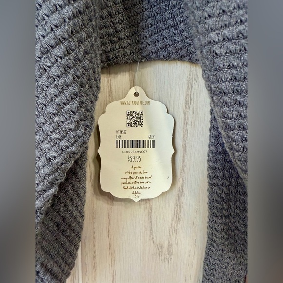 Altar'd State Small Medium Grey Crew-Neck Long Sleeve Top NWT - Picture 3 of 4